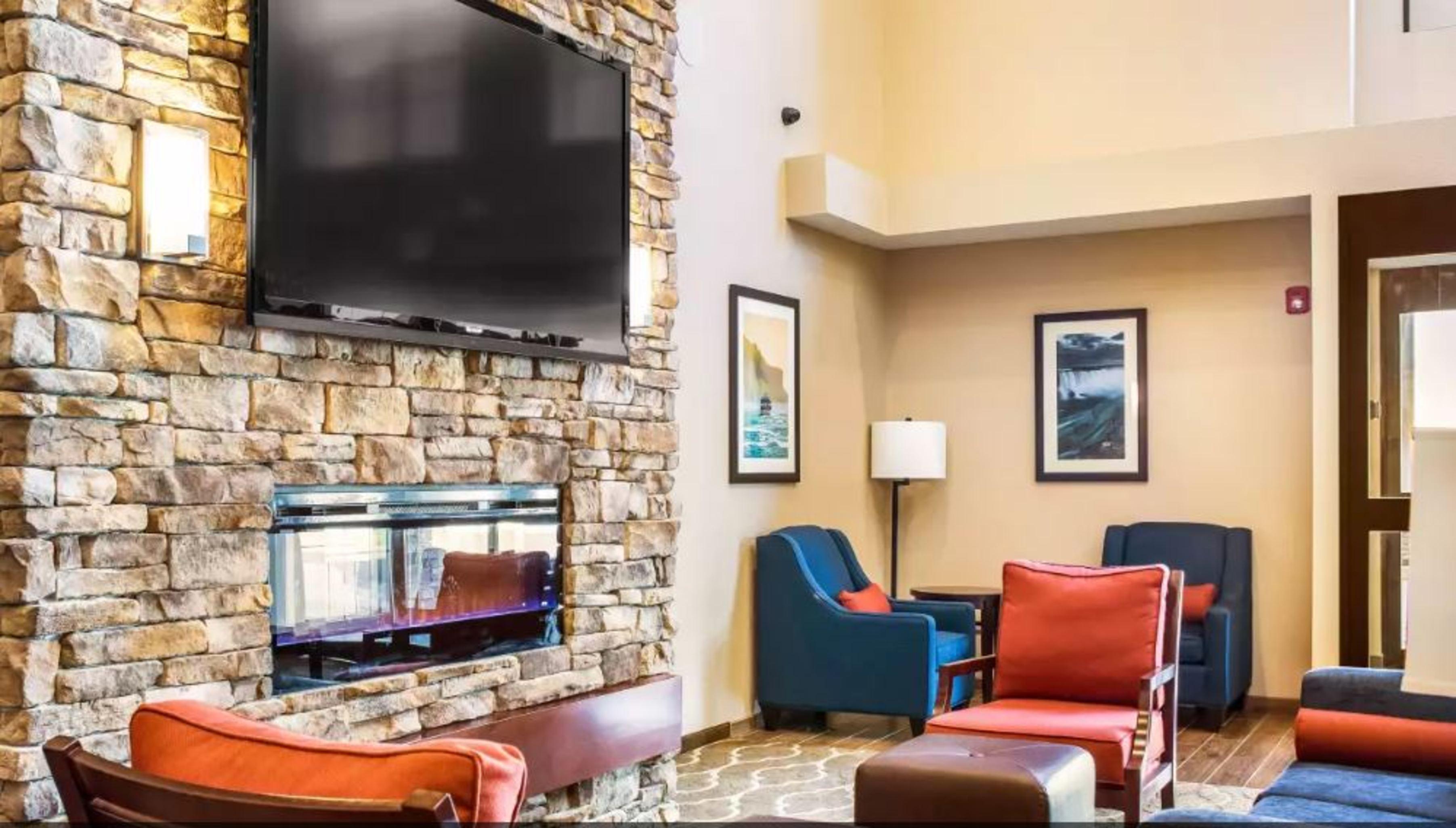 Comfort Inn & Suites Niagara Falls Blvd Usa Exterior photo